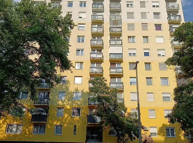 Anzsi * Debrecen
